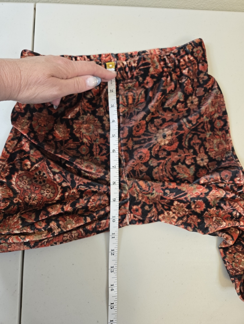 Forever 21 Floral Velvet Flare Pants in Rust and Black Size Small - Picture 8 of 9